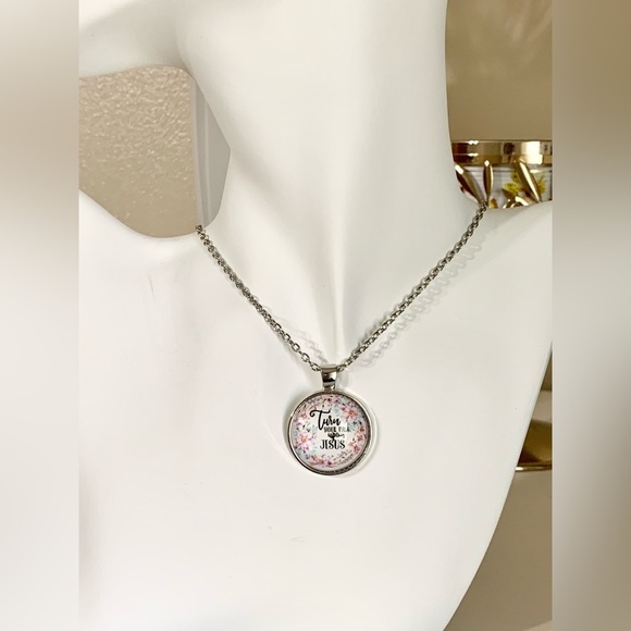 Faith based pendant necklace. - Picture 3 of 3